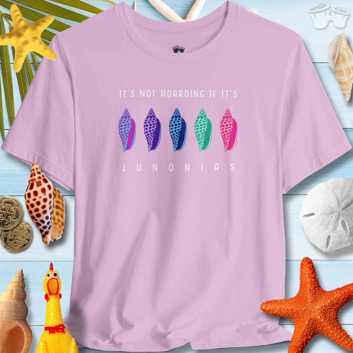 Colorful Junonia T-Shirt with seashells, perfect for beach lovers and collectors. Casual summer outfit essential.